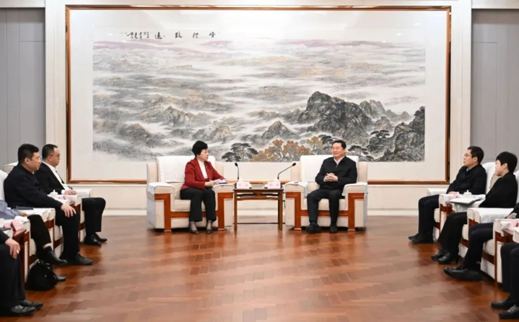 孙英、范圣权拜会辽宁省委书记、省人大常委会主任郝鹏